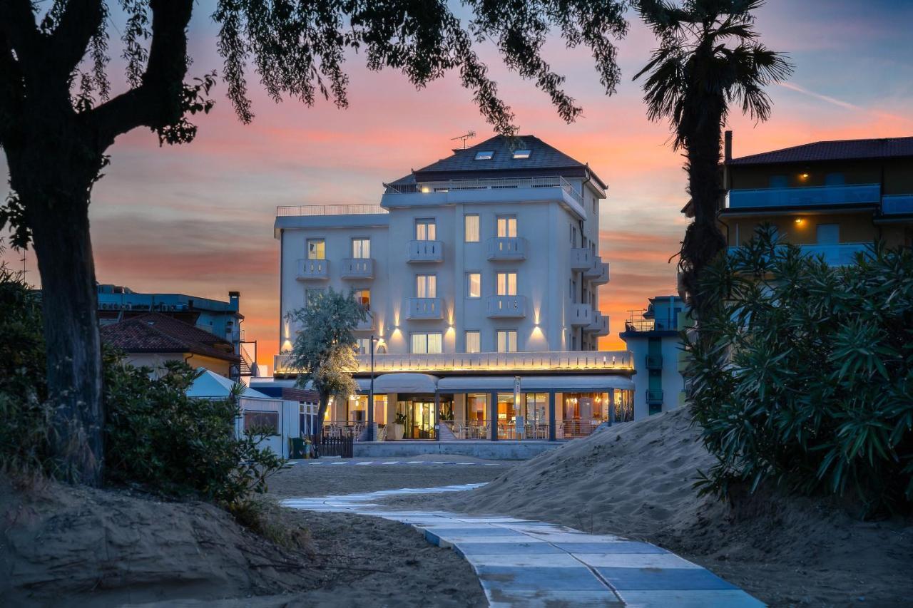 Hotel Delfino Caorle Exterior foto