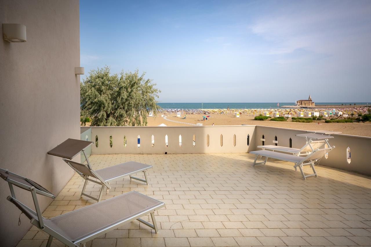 Hotel Delfino Caorle Exterior foto