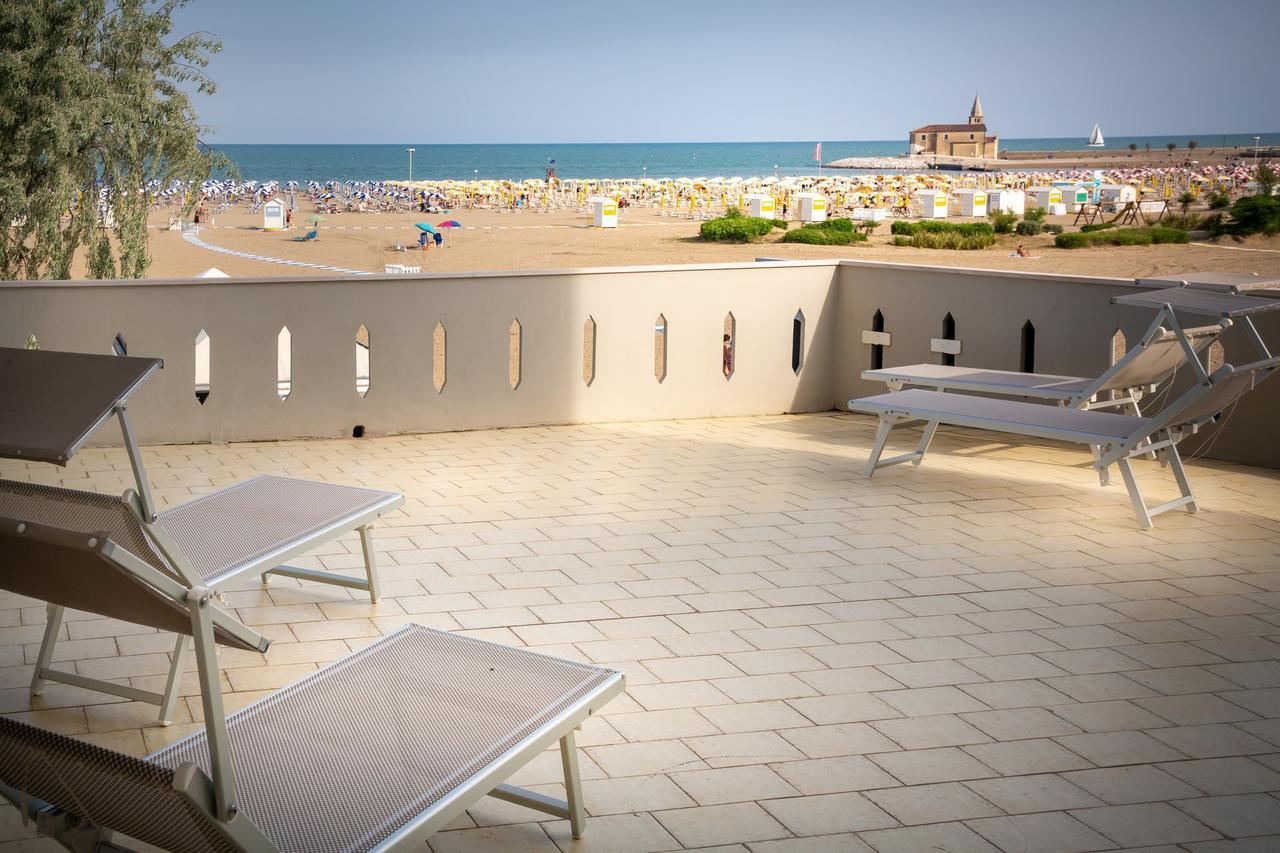 Hotel Delfino Caorle Exterior foto